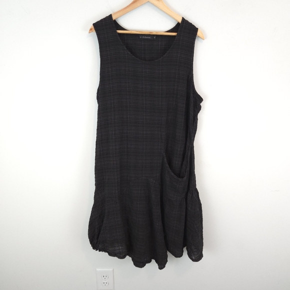 Cut Loose Women's Black Plaid Crinkle Asymmetrical Hem Dress - Picture 1 of 9